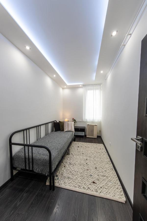 Spacious 3-Room Apartment With Free Parking Будапешт Екстер'єр фото